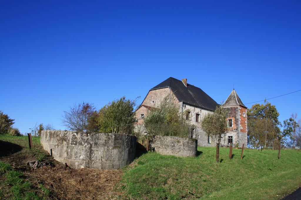 A l´Ombre Du Clocher Montbliart Exterior foto